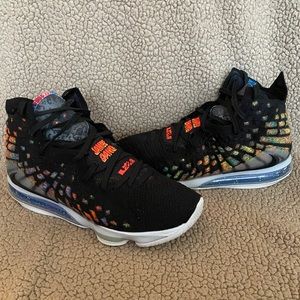 LeBron James 17 James Gang BQ3177-005